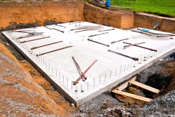 Diseño de Losa de Cimentación en Arica: Adaptación al Suelo Salino y Sísmico